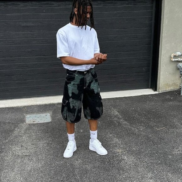 NWT Zara Bleached Regular Fit Denim Cargo Shorts Size 30 - Picture 4 of 9